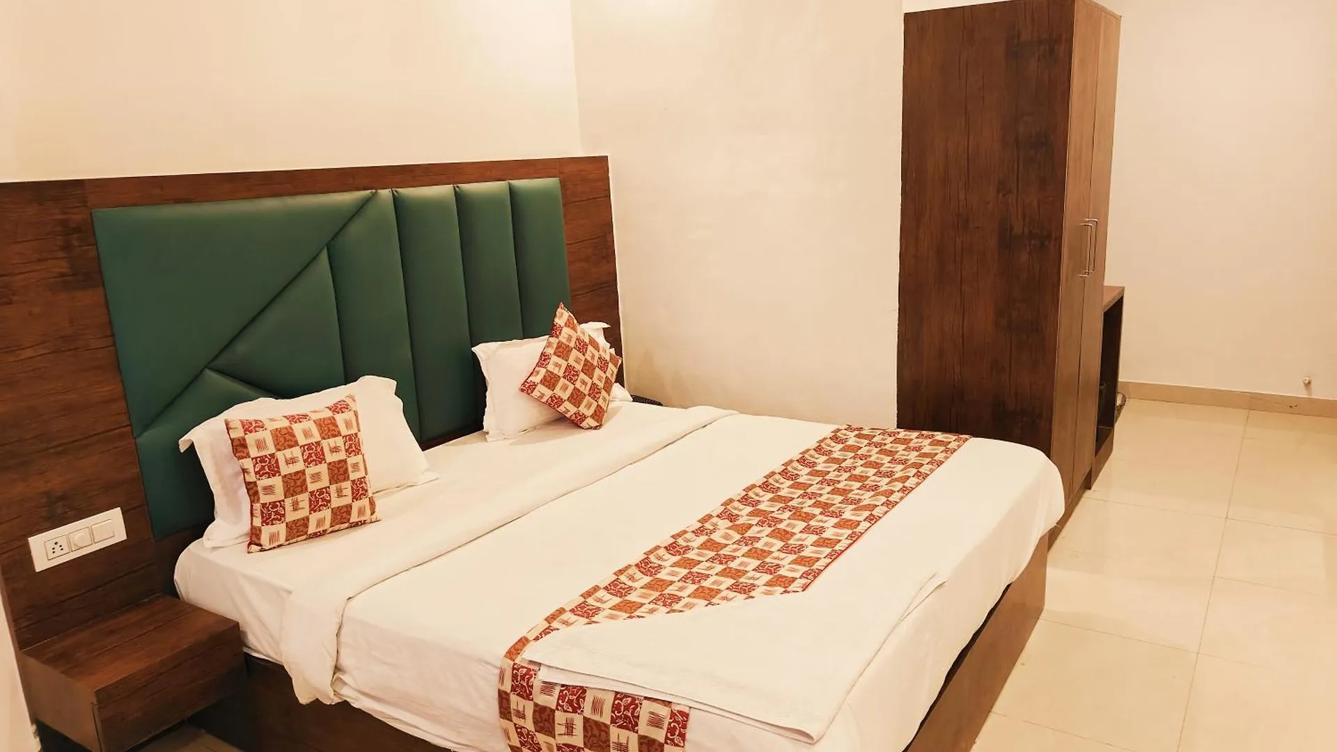 Hotel Marina Near Igi Airport Delhi New Delhi